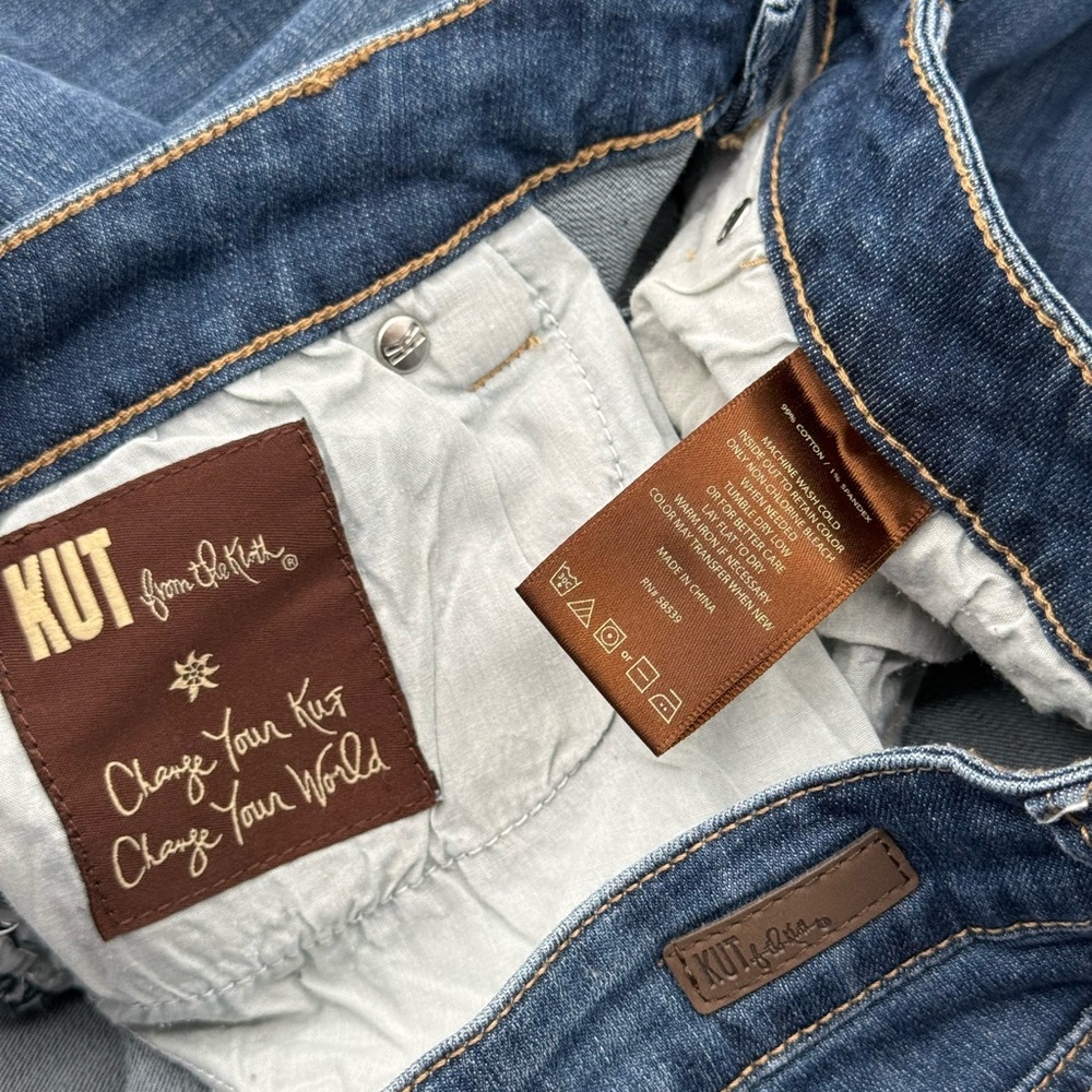 Kut From The Kloth Maggie Skinny Boyfriend Mid Rise Distressed Jeans Size 10 - Picture 6 of 6